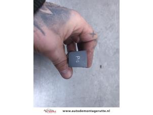 O199038 Gebruikte pdc schakelaar Volkswagen Passat