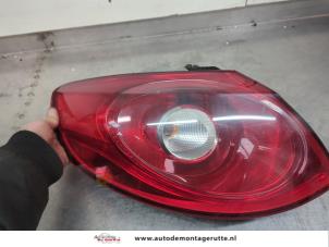 O199046 Gebruikte achterlicht links Volkswagen Passat