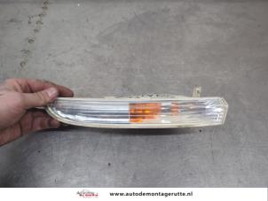 O199055 Gebruikte pinker links Volkswagen Passat