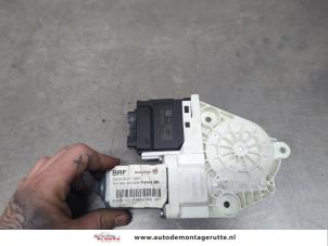 O199060 Gebruikte raammotor portier Volkswagen Passat