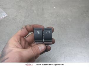 O199069 Gebruikte tankklep schakelaar Volkswagen Passat