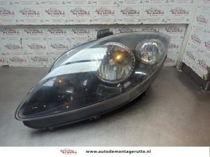 O199194 Gebruikte koplamp links Seat Leon
