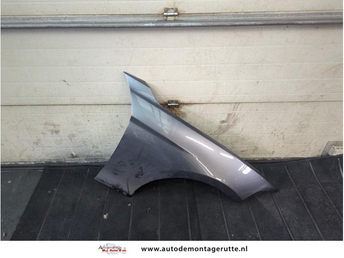 Gebruikte Spatbord rechts-voor BMW 1-Serie O199210