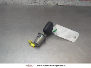 O199231 Gebruikte portierslot cilinder links Toyota Aygo