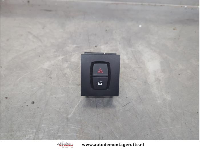 Gebruikte Paniekverlichtings Schakelaar BMW 1-Serie O199237