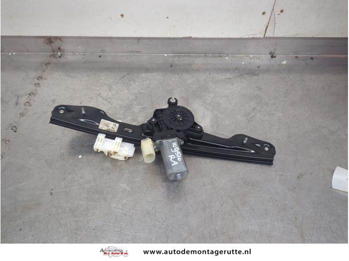 Gebruikte Raammechaniek 4Deurs rechts-achter BMW 1-Serie O199279
