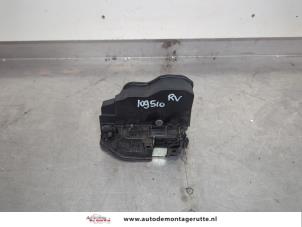 O199282 Gebruikte portierslot mechaniek 4deurs rechts-voor BMW 1-Serie