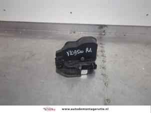 O199283 Gebruikte slotmechaniek portier 4deurs rechts-achter BMW 1-Serie