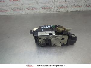 O199288 Gebruikte slotmechaniek portier 2deurs links Mini Cooper