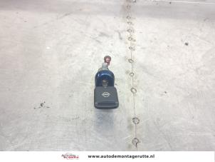 O199345 Gebruikte portierslot cilinder links Nissan Note