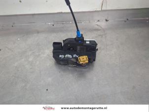 O199381 Gebruikte deurslot mechaniek 4deurs rechts-voor Opel Astra