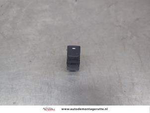 O199394 Gebruikte schakelaar elektrisch raam Hyundai I30