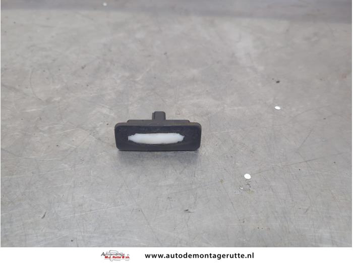 Gebruikte Schakelaar achterklep Hyundai I30 O199385