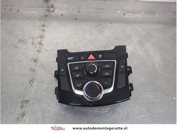 Gebruikte Kachel Bedieningspaneel Hyundai I30 O199389