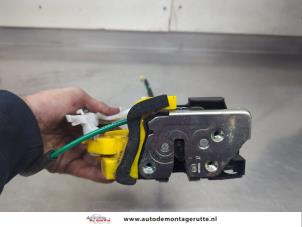 O199408 Gebruikte deurslot mechaniek 4deurs rechts-voor Hyundai I30