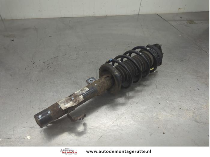 Gebruikte Schokdemperpoot rechts-voor Mazda 2 O199439