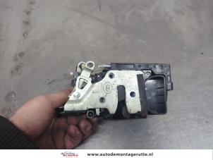 O199486 Gebruikte portierslot mechaniek 4deurs links-voor Chevrolet Spark