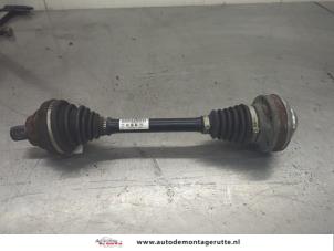 O199515 Gebruikte steekas links-voor Volkswagen Passat