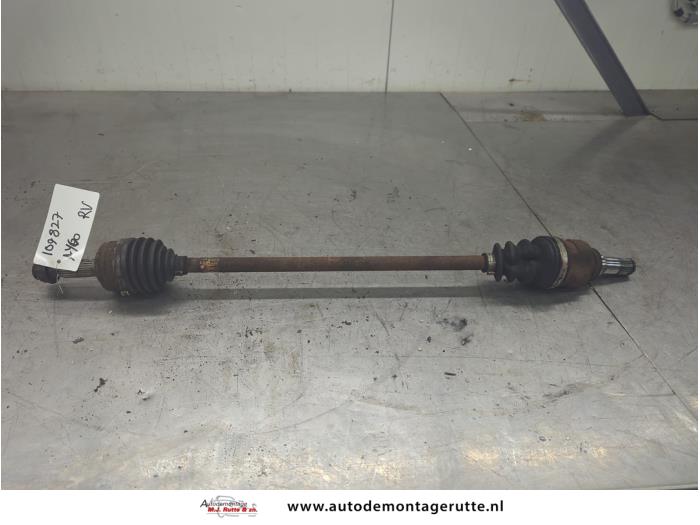 Gebruikte Steekas rechts-voor Toyota Aygo O199536