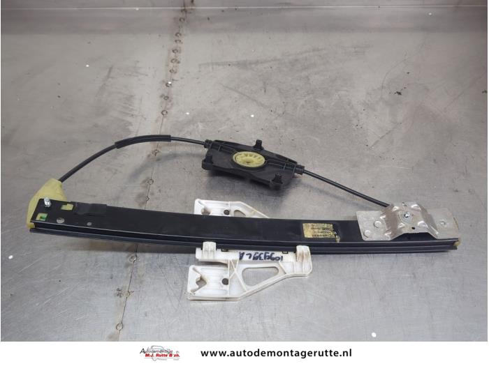 Gebruikte Ruitmechaniek 4Deurs links-achter Audi A4 O199543