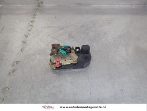 O199645 Gebruikte portierslot mechaniek 4deurs links-achter Jeep Cherokee