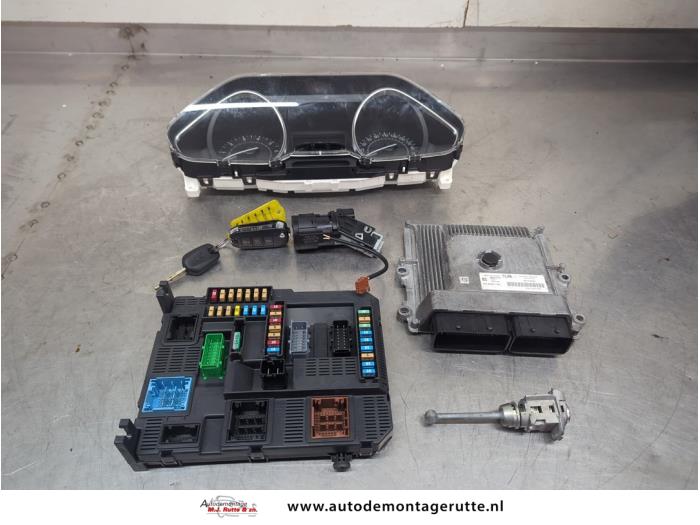 Gebruikte Kontaktslot + computer Peugeot 2008 O199667