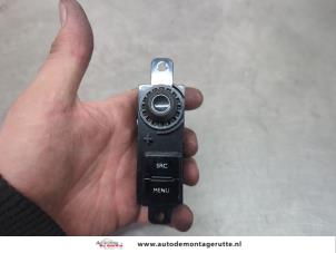 O199711 Gebruikte bedieningspaneel multi media Peugeot 2008