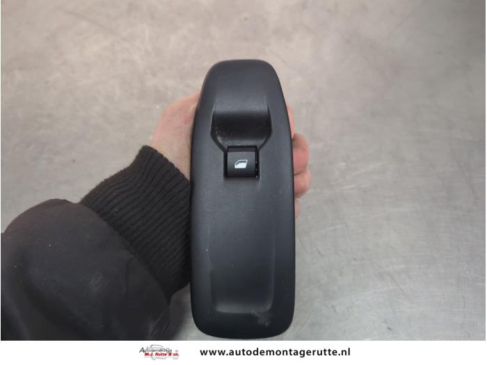 Gebruikte Elektrisch Raam Schakelaar Peugeot 2008 O199731