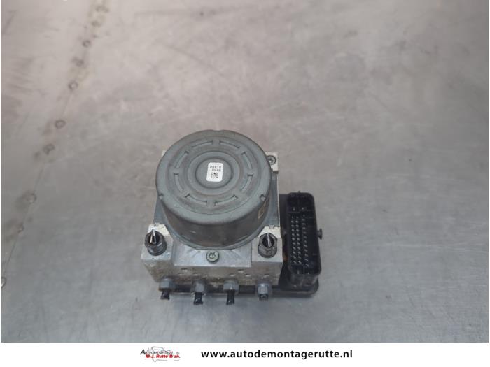 Gebruikte ABS Pomp Peugeot 2008 O199737