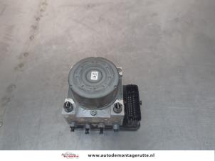O199737 Gebruikte abs pomp Peugeot 2008