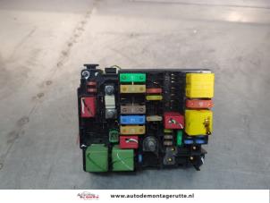 O199742 Gebruikte zekeringkast Peugeot 2008