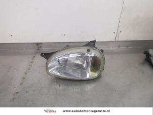 O199804 Gebruikte linker koplamp Opel Corsa
