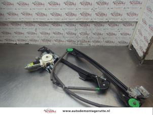 O199823 Gebruikte ruitmechaniek 4deurs rechts-voor Ford Focus