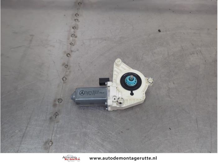 Gebruikte Portierruitmotor Mercedes A-Klasse O199850