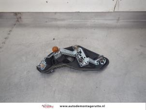 O199852 Gebruikte fitting achterlicht links Peugeot 207