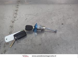O199905 Gebruikte cilinderslot portier links Citroen C4 Picasso