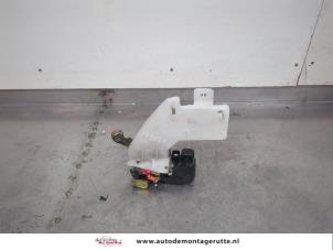 O199919 Gebruikte portierslot mechaniek 4deurs links-voor Jeep Cherokee