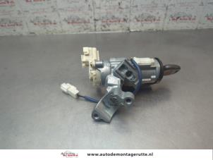 O199945 Gebruikte sleutel+contactslot Toyota Yaris