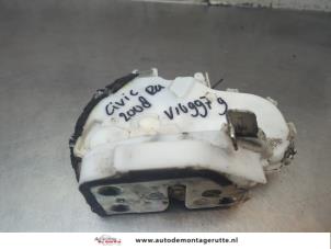 O199989 Gebruikte slotmechaniek portier 4deurs rechts-achter Honda Civic