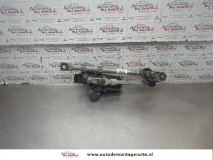 O200016 Gebruikte ruitenwismotor+mechaniek Toyota Aygo
