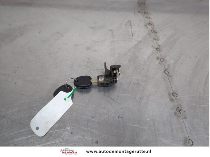 Gebruikte Deurslot Cilinder links Hyundai Matrix O200027