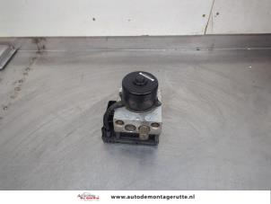 Gebruikte ABS Pomp Jeep Cherokee/Liberty (KJ) 3.7 V6 24V Prijs € 125,00 Margeregeling aangeboden door Autodemontage M.J. Rutte B.V.