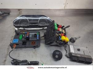 O200083 Gebruikte contactslot + computer Peugeot 208