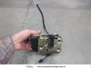 O200089 Gebruikte slotmechaniek portier 4deurs links-achter Citroen C3