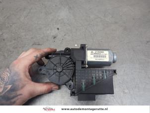 O200126 Gebruikte raammotor portier Volkswagen Polo