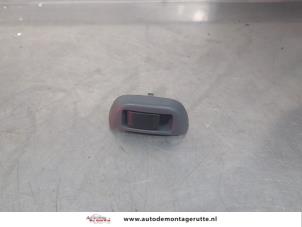O200147 Gebruikte schakelaar elektrisch raam Toyota Aygo