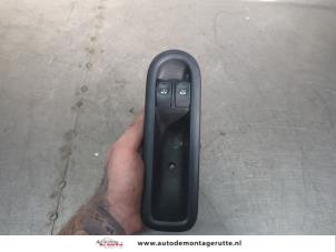 O200182 Gebruikte ruit schakelaar elektrisch Renault Twingo
