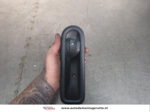 O200183 Gebruikte ruit schakelaar elektrisch Renault Twingo