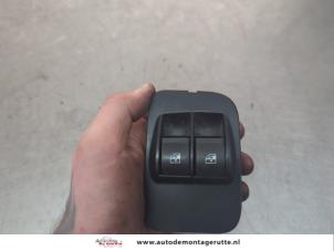 O200194 Gebruikte elektrisch raam schakelaar Peugeot Bipper