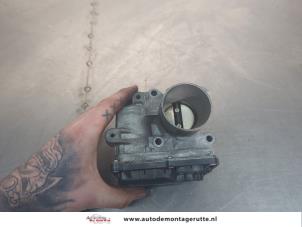 O200217 Gebruikte gasklephuis Renault Twingo